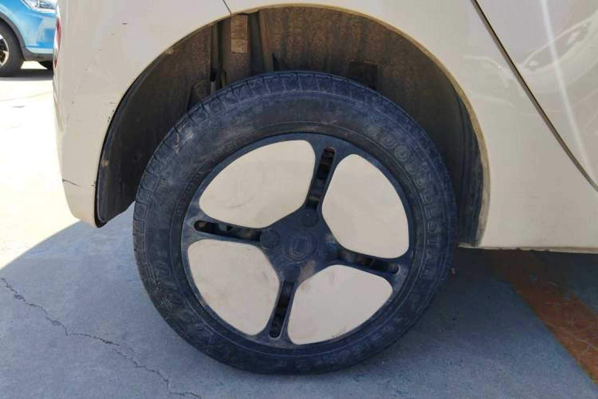 Used Xiaohu EV 2021 FOR-Four Guai Guai Hu Three-Cell Lithium Right Rear Wheel Hub