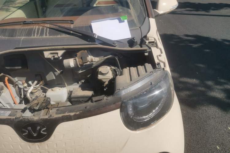 Used Xiaohu EV 2022 FOR-Four Guai Guai Tiger Long-Range Lithium-NMC Engine Bay Left