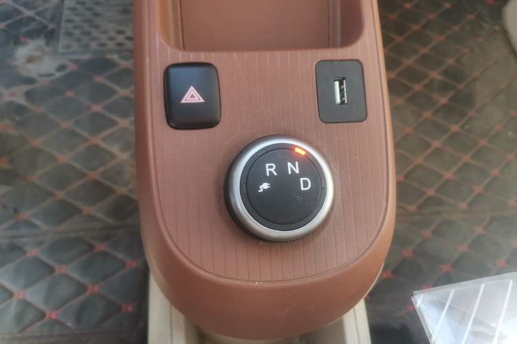 Used Xiaohu EV 2022 FOR-Four Guai Guai Tiger Long-Range Lithium-NMC Gear Lever