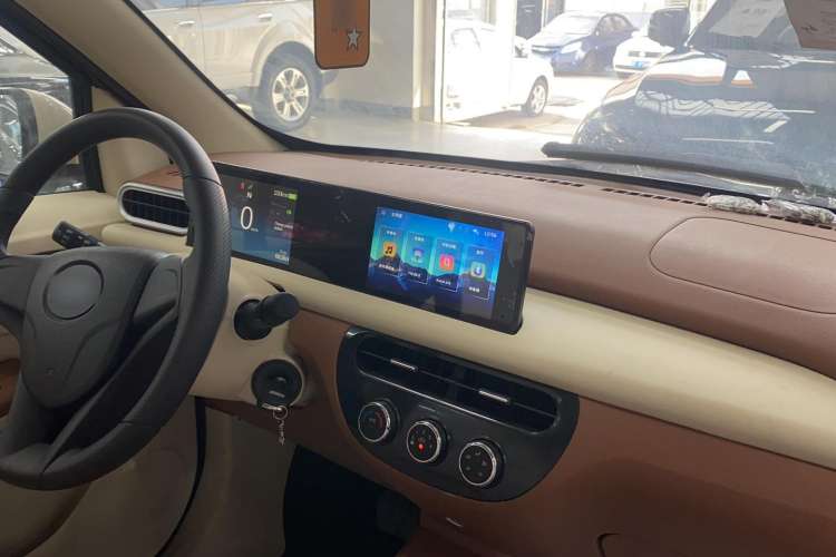 Used Xiaohu EV 2022 FOR-Four Goodie Tiger Ternary Lithium Interior 3