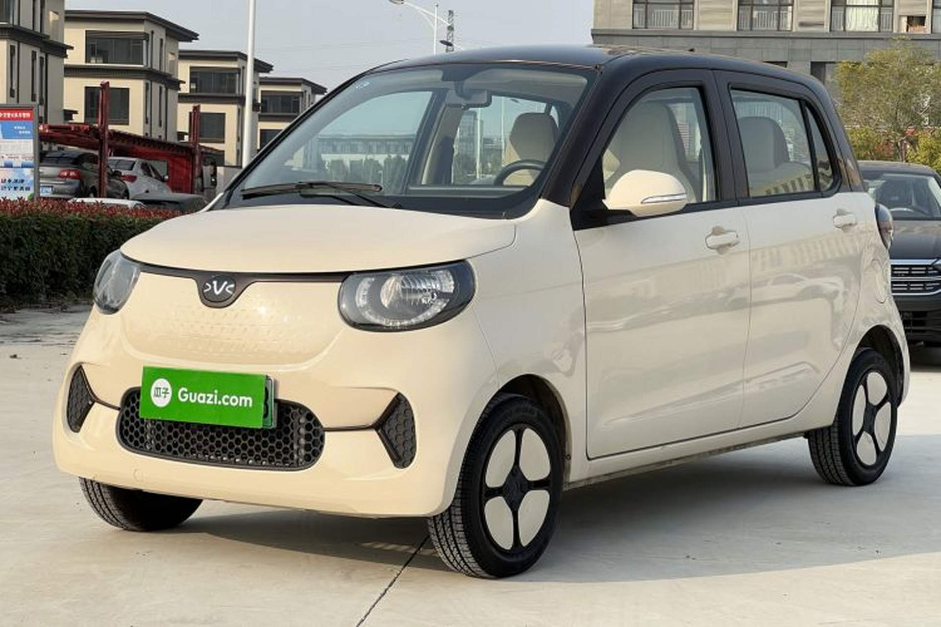 Used Xiaohu EV 2022 FOR-Four Guai Guai Tiger Long-Range Lithium-NMC Front Left 45 Deg