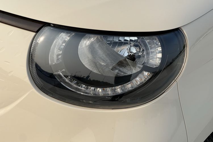 Used Xiaohu EV 2022 FOR-Four Guai Guai Tiger Long-Range Lithium-NMC Left Front Headlight