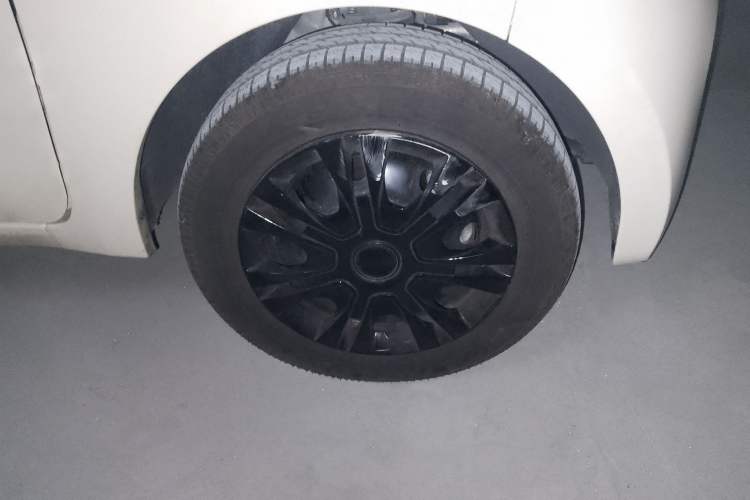 Used Xiaohu EV 2022 FOR-Four Guai Guai Tiger Long-Range Lithium-NMC Right Front Wheel Hub
