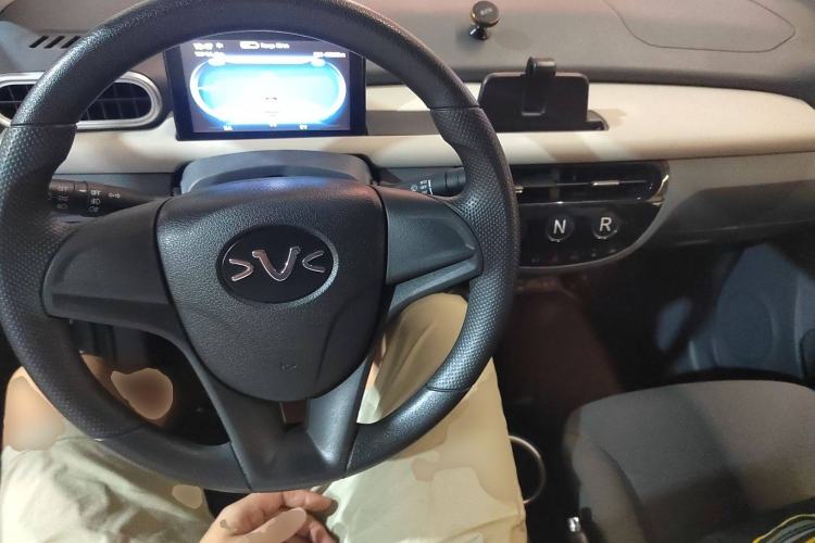 Used Xiaohu EV 2022 FOR-Four Goodie Tiger Ternary Lithium Center Console