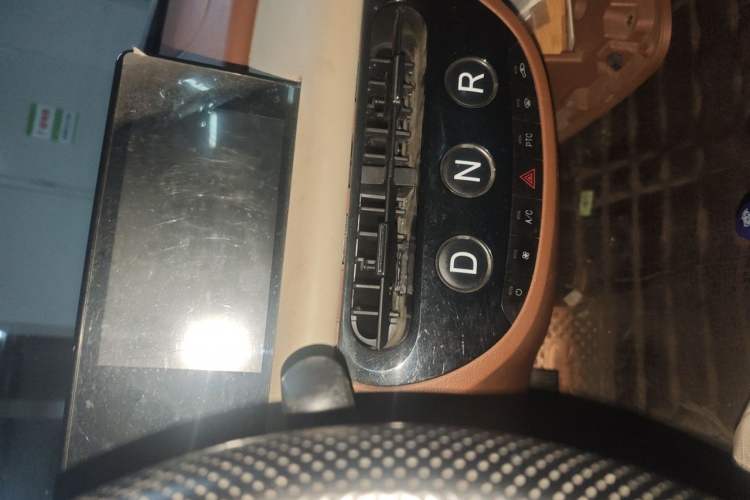 Used Xiaohu EV 2022 FOR-Four Goodie Tiger Ternary Lithium Audio And AC Panel