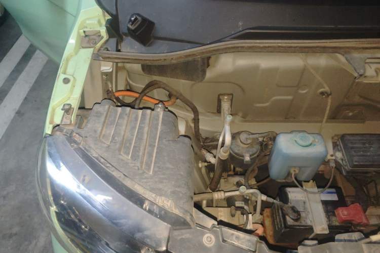 Used Xiaohu EV 2022 FOR-Four Goodie Tiger Ternary Lithium Engine Bay Right
