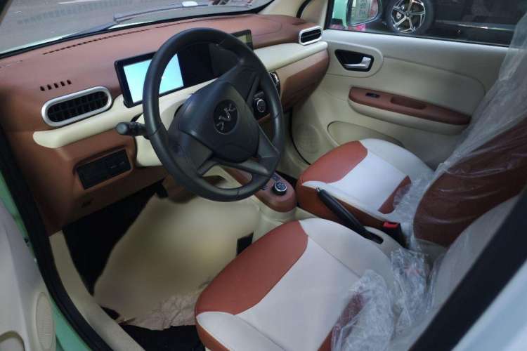 Used Xiaohu EV 2022 FOR-Four Goodie Tiger Ternary Lithium Interior 4