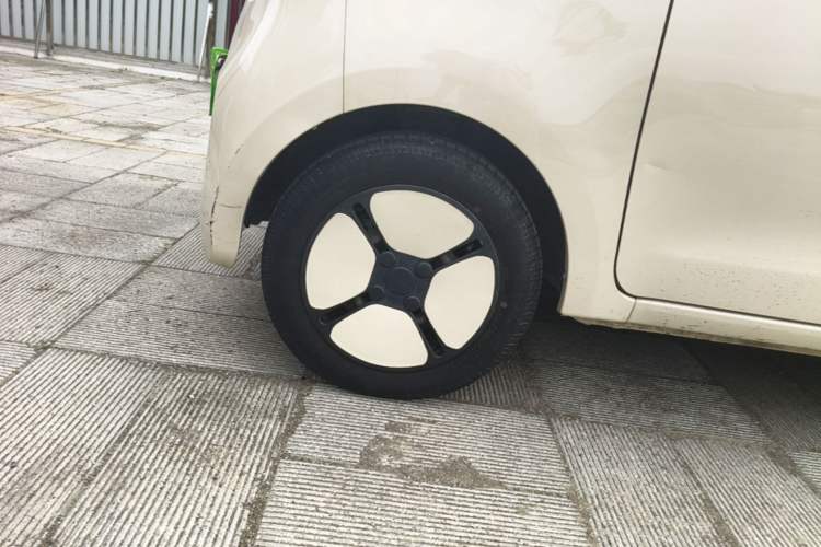 Used Xiaohu EV 2022 FOR-Four Guai Guai Tiger Long-Range Lithium-NMC Left Front Wheel Hub