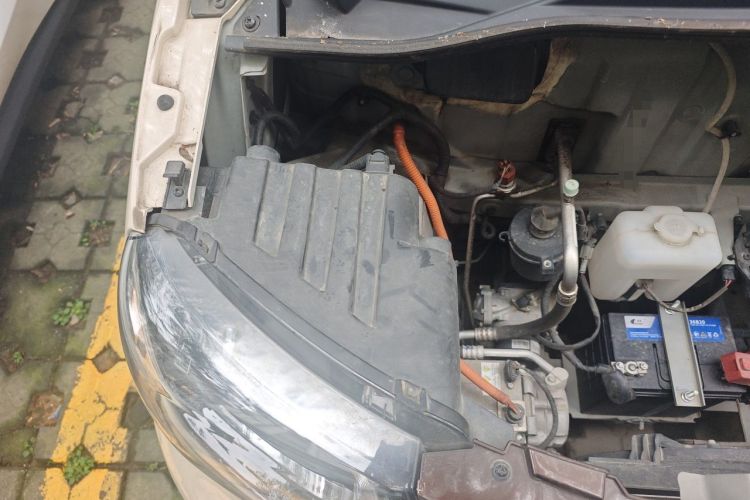 Used Xiaohu EV 2022 FOR-Four Goodie Tiger Ternary Lithium Engine Bay Right