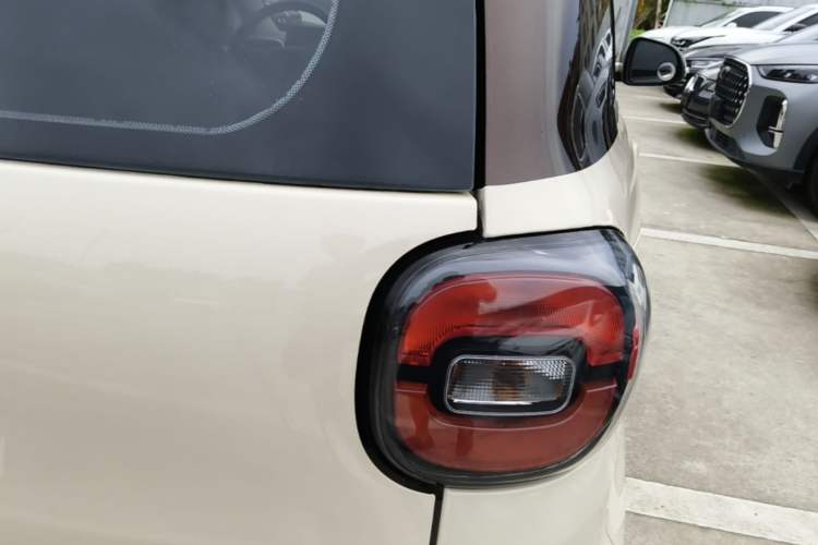 Used Xiaohu EV 2022 FOR-Two Little Cute Tiger Lithium-Ion Right Rear Taillight
