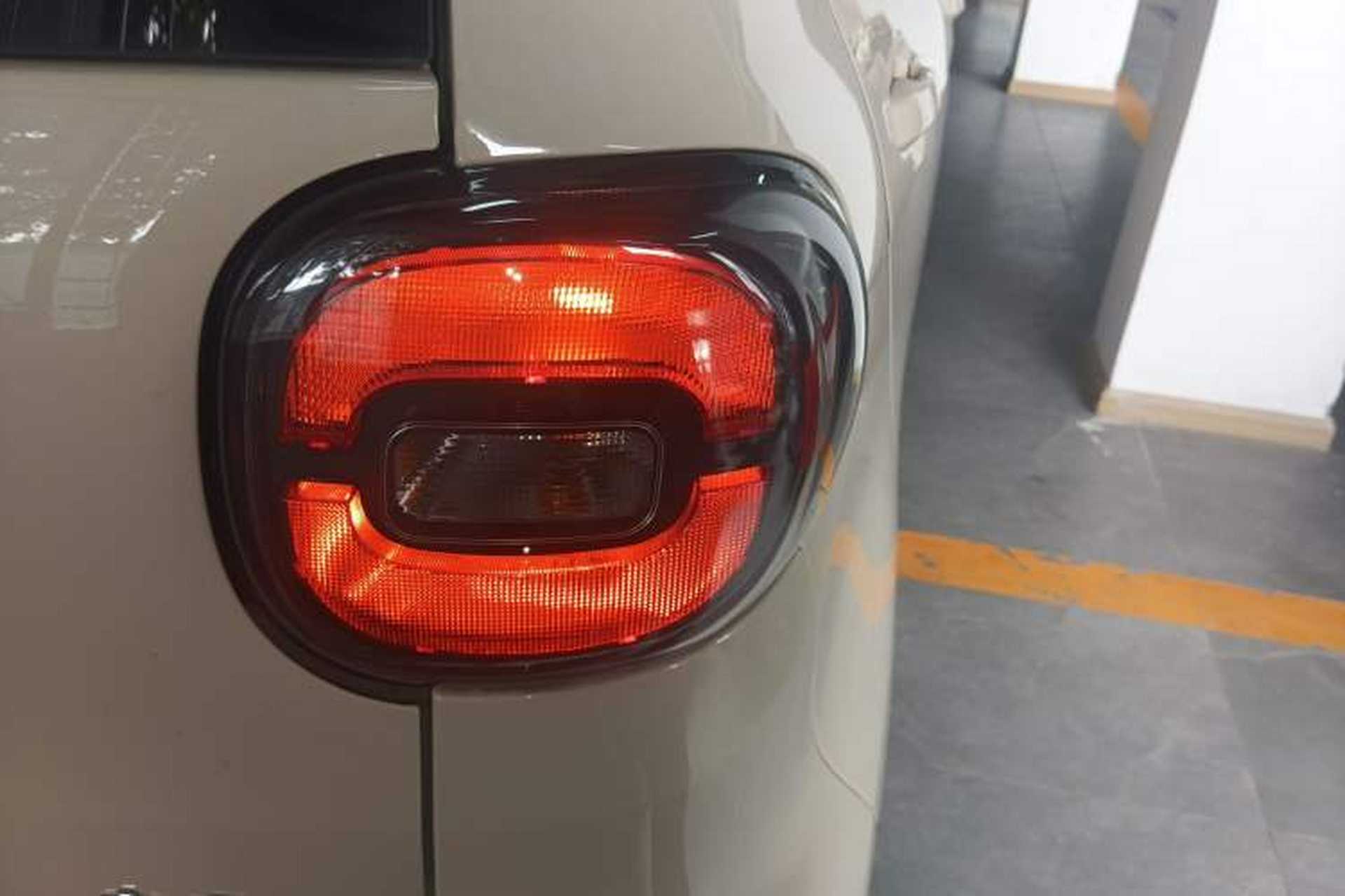 Used Xiaohu EV 2022 FOR-Four Goodie Tiger Ternary Lithium Right Rear Taillight