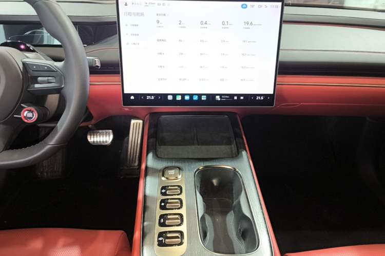 Used Xiaomi Auto SU7 2024 Four-Wheel Drive Ultra-Long Range Advanced Intelligent Driving Max Edition Audio And AC Panel