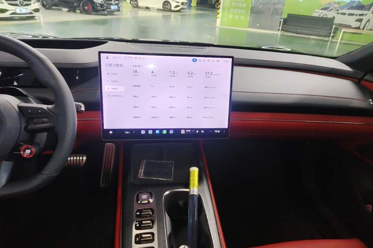 Used Xiaomi Auto SU7 2024 Four-Wheel Drive Ultra-Long Range Advanced Intelligent Driving Max Edition Audio And AC Panel