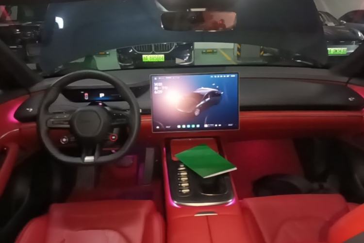 Used Xiaomi Auto SU7 2024 Rear-Drive Ultra-Long Range Advanced Pro-Level Intelligent Driving Version Center Console
