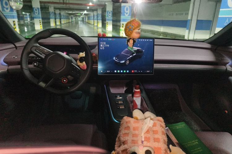 Used Xiaomi Auto SU7 2024 Rear-Drive Long-Range Intelligent Driving Version Center Console