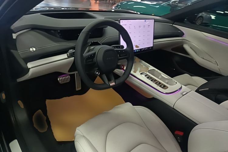 Used Xiaomi Auto SU7 2024 Four-Wheel Drive Ultra-Long Range Advanced Intelligent Driving Max Edition Center Console