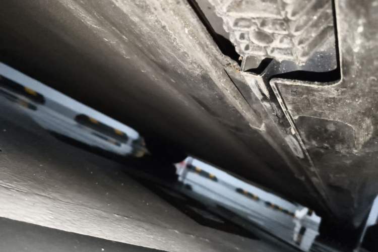 Used Xiaomi Auto SU7 2024 Four-Wheel Drive Ultra-Long Range Advanced Intelligent Driving Max Edition Chassis Front Left