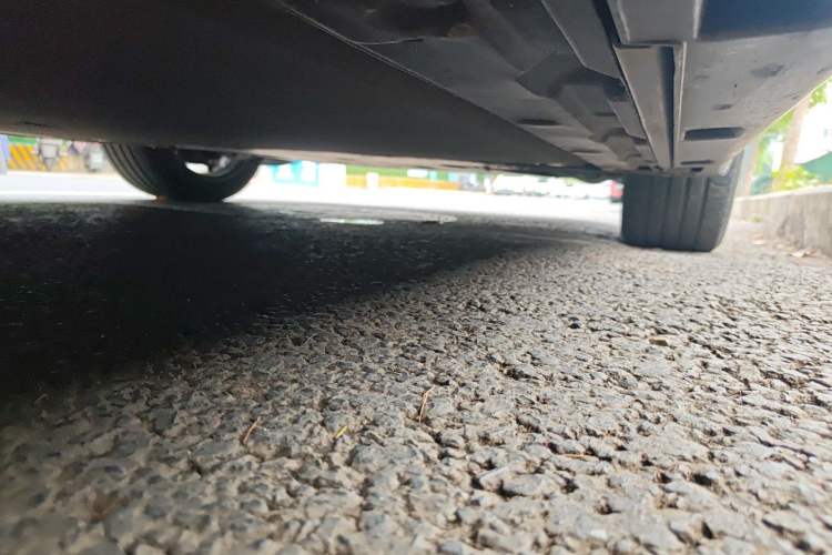 Used Xiaomi Auto SU7 2024 Four-Wheel Drive Ultra-Long Range Advanced Intelligent Driving Max Edition Chassis Front Right