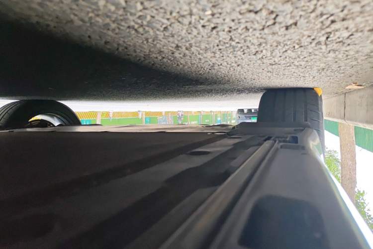 Used Xiaomi Auto SU7 2024 Four-Wheel Drive Ultra-Long Range Advanced Intelligent Driving Max Edition Chassis Rear Right