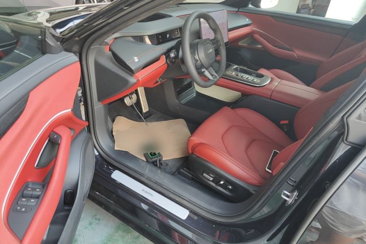 Used Xiaomi Auto SU7 2024 Four-Wheel Drive Ultra-Long Range Advanced Intelligent Driving Max Edition Driver Seat