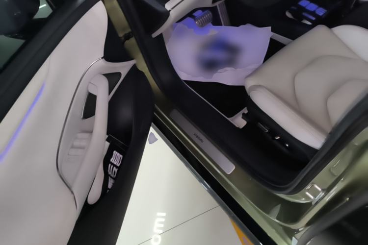 Used Xiaomi Auto SU7 2024 Four-Wheel Drive Ultra-Long Range Advanced Intelligent Driving Max Edition Driver Seat