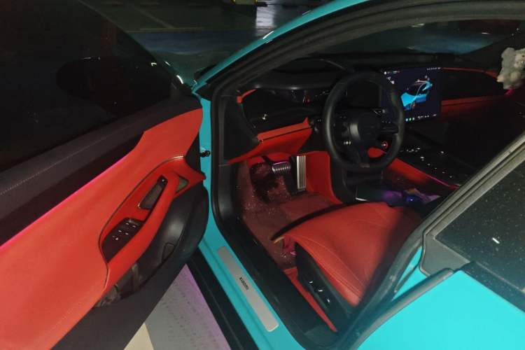 Used Xiaomi Auto SU7 2024 Four-Wheel Drive Ultra-Long Range Advanced Intelligent Driving Max Edition Driver Seat