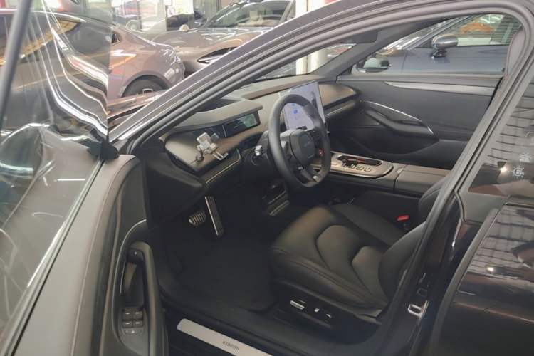 Used Xiaomi Auto SU7 2024 Four-Wheel Drive Ultra-Long Range Advanced Intelligent Driving Max Edition Driver Seat