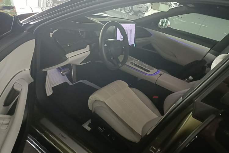 Used Xiaomi Auto SU7 2024 Four-Wheel Drive Ultra-Long Range Advanced Intelligent Driving Max Edition Driver Seat