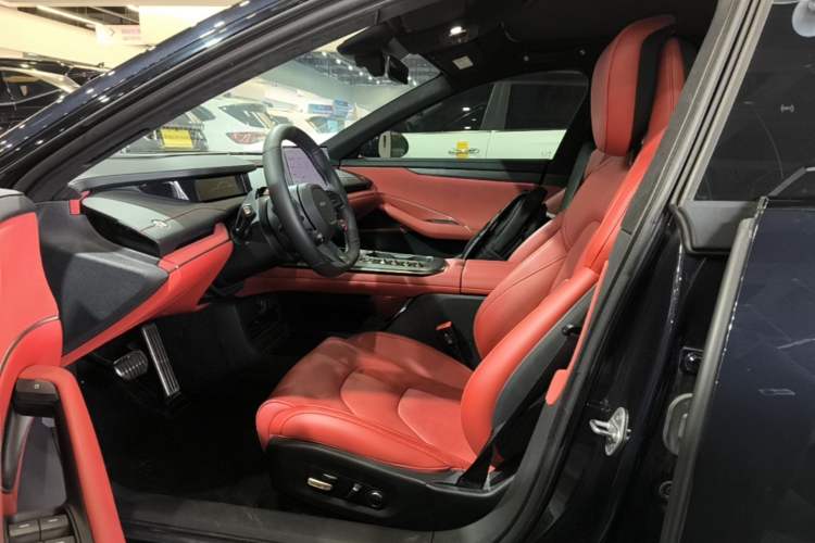 Used Xiaomi Auto SU7 2024 Four-Wheel Drive Ultra-Long Range Advanced Intelligent Driving Max Edition Driver Seat
