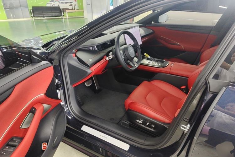 Used Xiaomi Auto SU7 2024 Four-Wheel Drive Ultra-Long Range Advanced Intelligent Driving Max Edition Driver Seat