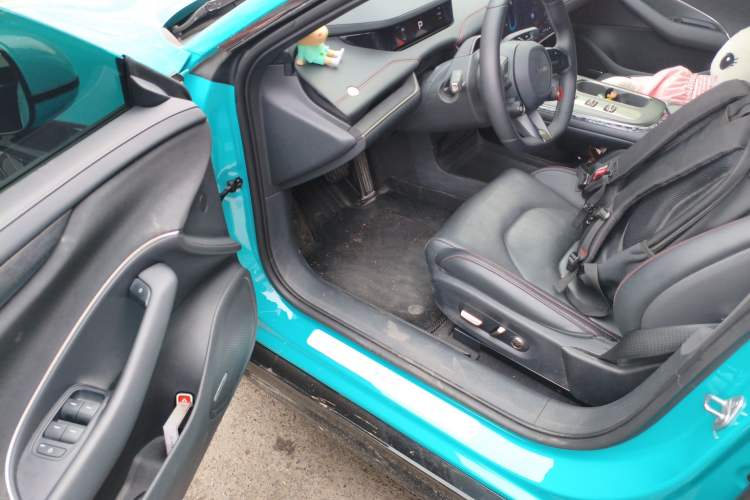Used Xiaomi Auto SU7 2024 Rear-Drive Long-Range Intelligent Driving Version Driver Seat