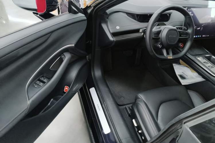 Used Xiaomi Auto SU7 2024 Rear-Drive Long-Range Intelligent Driving Version Driver Seat