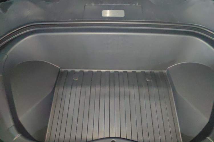 Used Xiaomi Auto SU7 2024 Four-Wheel Drive Ultra-Long Range Advanced Intelligent Driving Max Edition Engine Bay