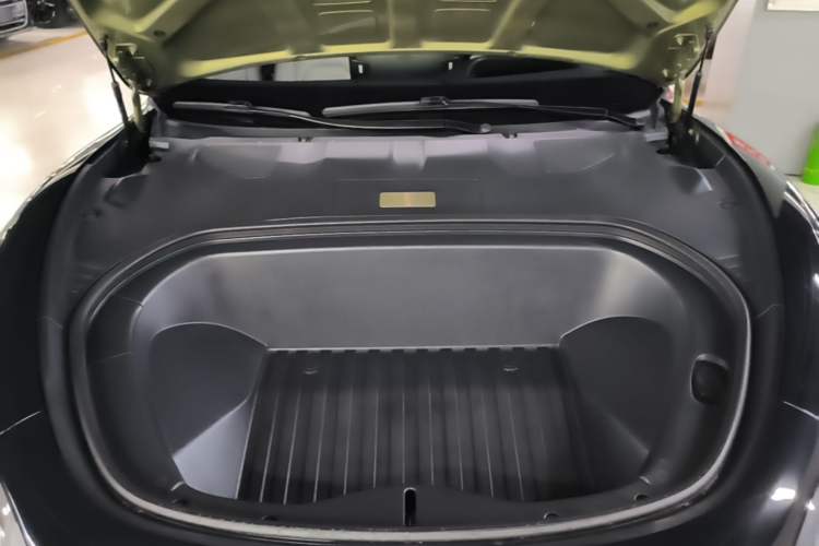 Used Xiaomi Auto SU7 2024 Four-Wheel Drive Ultra-Long Range Advanced Intelligent Driving Max Edition Engine Bay