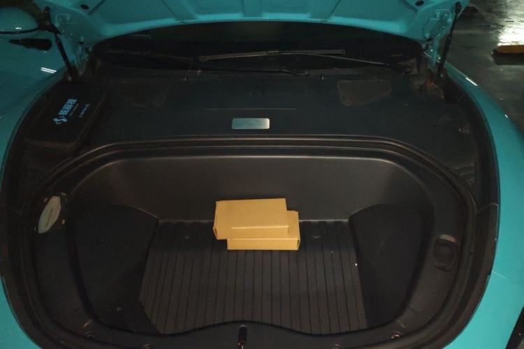 Used Xiaomi Auto SU7 2024 Four-Wheel Drive Ultra-Long Range Advanced Intelligent Driving Max Edition Engine Bay