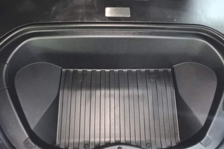 Used Xiaomi Auto SU7 2024 Rear-Drive Ultra-Long Range Advanced Pro-Level Intelligent Driving Version Engine Bay