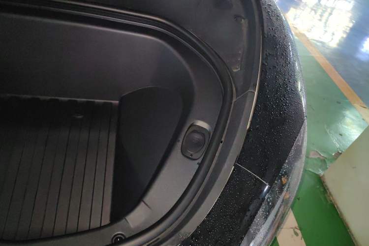 Used Xiaomi Auto SU7 2024 Four-Wheel Drive Ultra-Long Range Advanced Intelligent Driving Max Edition Engine Bay Left