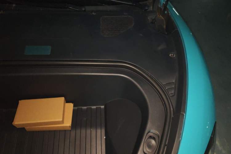 Used Xiaomi Auto SU7 2024 Four-Wheel Drive Ultra-Long Range Advanced Intelligent Driving Max Edition Engine Bay Left