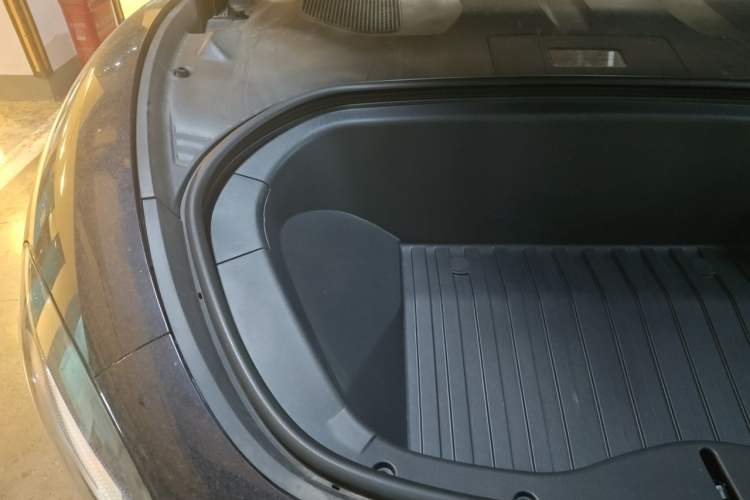 Used Xiaomi Auto SU7 2024 Rear-Drive Standard Founder Edition Engine Bay Right