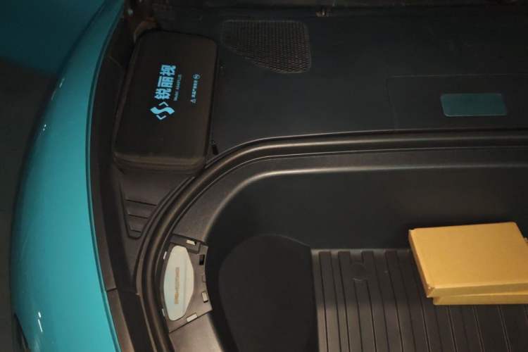 Used Xiaomi Auto SU7 2024 Four-Wheel Drive Ultra-Long Range Advanced Intelligent Driving Max Edition Engine Bay Right