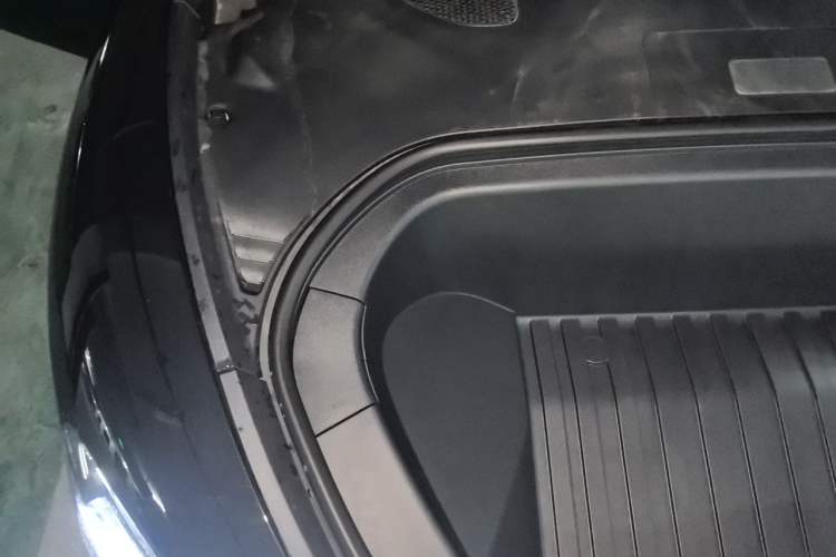 Used Xiaomi Auto SU7 2024 Rear-Drive Ultra-Long Range Advanced Pro-Level Intelligent Driving Version Engine Bay Right