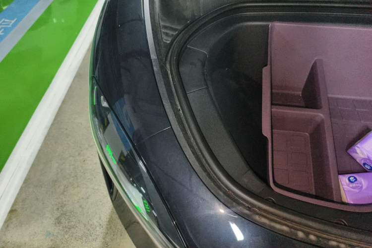 Used Xiaomi Auto SU7 2024 Rear-Drive Long-Range Intelligent Driving Version Engine Bay Right