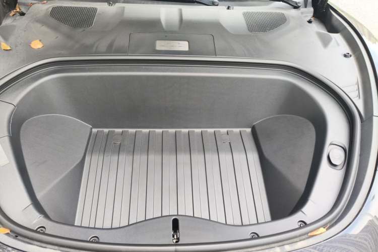 Used Xiaomi Auto SU7 2024 Rear-Drive Ultra-Long Range Advanced Pro-Level Intelligent Driving Version Engine Bay