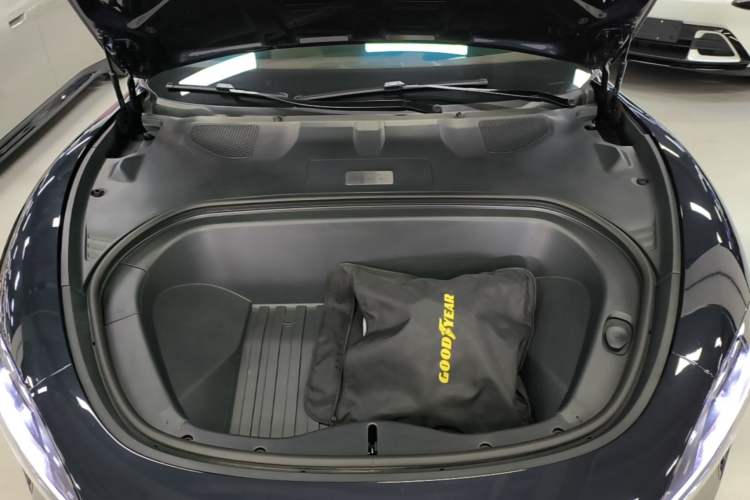 Used Xiaomi Auto SU7 2024 Four-Wheel Drive Ultra-Long Range Advanced Intelligent Driving Max Edition Engine Bay
