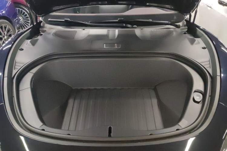 Used Xiaomi Auto SU7 2024 Rear-Drive Ultra-Long Range Advanced Pro-Level Intelligent Driving Version Engine Bay