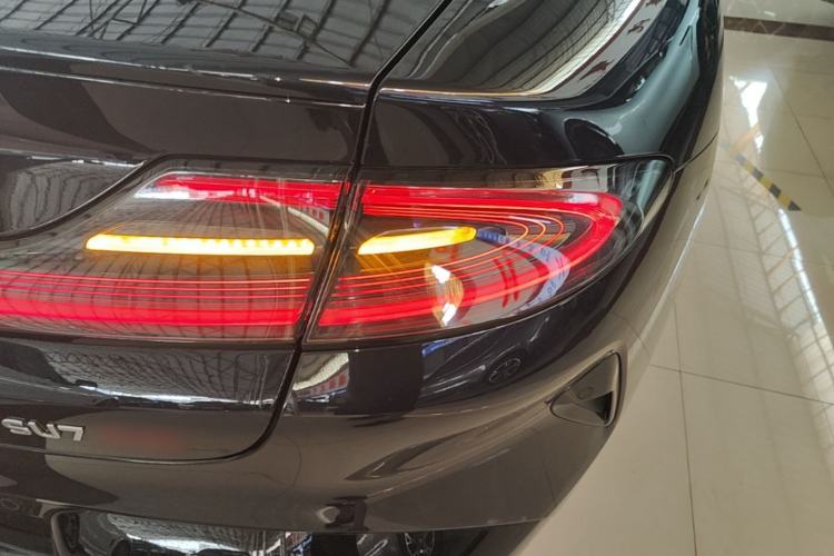 Used Xiaomi Auto SU7 2024 Four-Wheel Drive Ultra-Long Range Advanced Intelligent Driving Max Edition Exterior 3