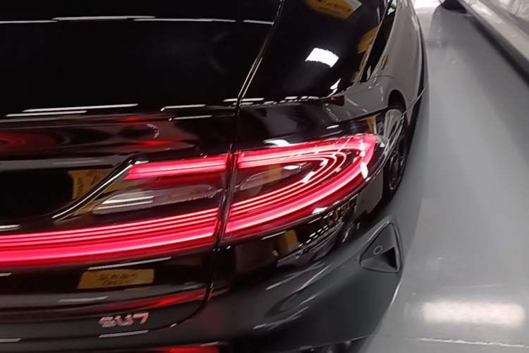 Used Xiaomi Auto SU7 2024 Rear-Drive Long-Range Intelligent Driving Version Exterior 3