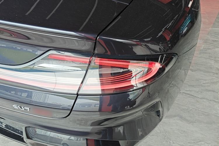 Used Xiaomi Auto SU7 2024 Four-Wheel Drive Ultra-Long Range Advanced Intelligent Driving Max Edition Exterior 3