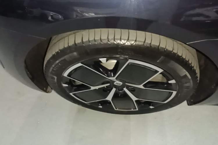 Used Xiaomi Auto SU7 2024 Rear-Drive Ultra-Long Range Advanced Pro-Level Intelligent Driving Version Exterior 4