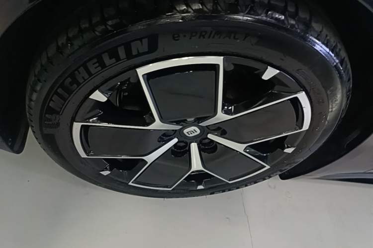 Used Xiaomi Auto SU7 2024 Rear-Drive Long-Range Intelligent Driving Version Exterior 4